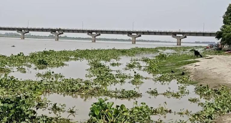 कन्नौज: गंगा में हर दिन बढ़ने लग गया जलस्तर