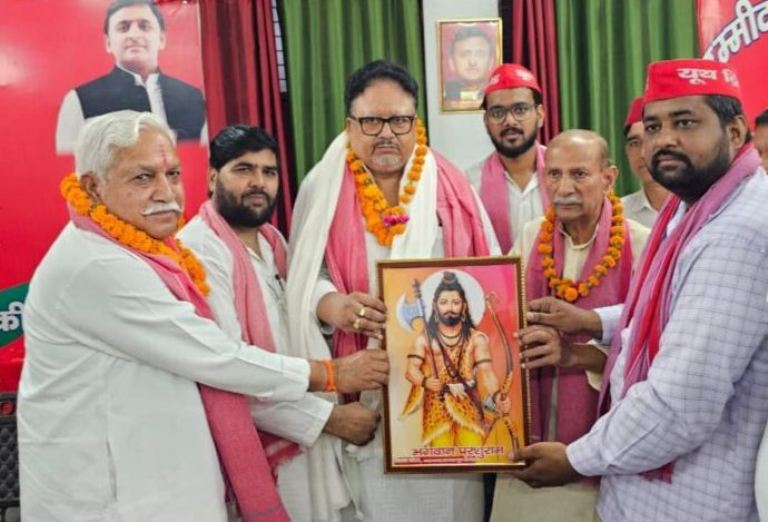 ‘छोटे लोहिया’ की जयंती : सरल दुबे सहित पांच ब्राह्मण समाज के लोगों को किया गया सम्मानित