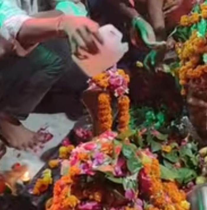 ‘हर-हर महादेव’ के जयघोष से गूंजा शमशाबाद: चौमुखे महादेव मंदिर में उमड़ा आस्था का सैलाब